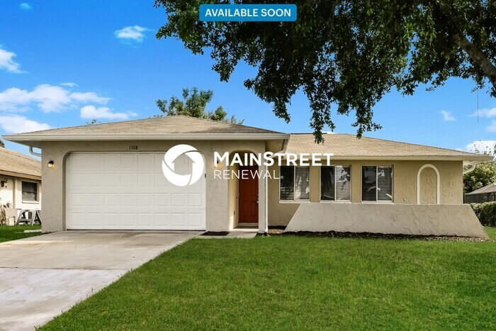 1308 SE 32nd Terrace in Cape Coral, FL - Building Photo