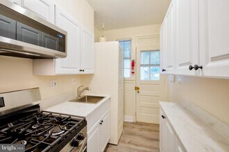 2341 40th St NW in Washington, DC - Building Photo - Building Photo