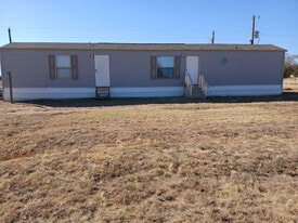 5614 County Rd 1260 in Lubbock, TX - Building Photo