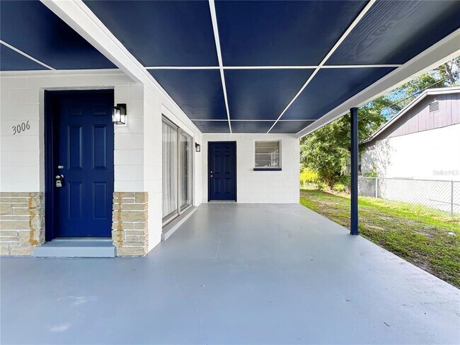 3006 E Idlewild Ave in Tampa, FL - Foto de edificio - Building Photo