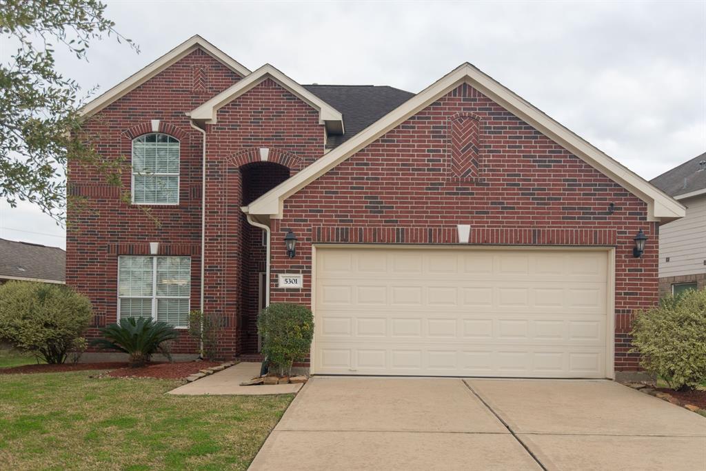 5301 Summer Spring Ln in Rosharon, TX - Building Photo