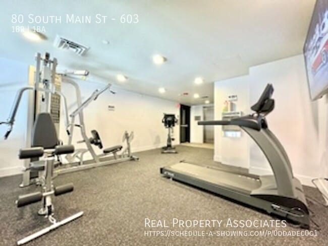 80 South Main St in Seattle, WA - Building Photo - Building Photo