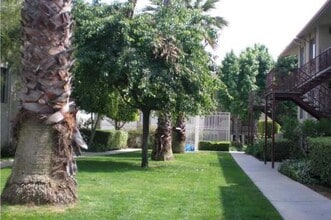 5484 Dobbs St in Los Angeles, CA - Building Photo - Building Photo