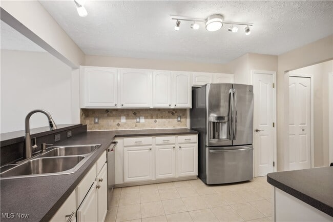 property at 29433 Hummingbird Cir