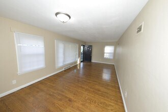 6127 Shillington Dr in Berkeley, MO - Building Photo - Building Photo