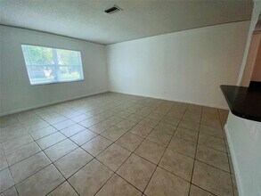 11380 NW 39th St in Coral Springs, FL - Foto de edificio - Building Photo