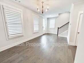 300 Meadow Mill Way in Woodstock, GA - Building Photo - Building Photo