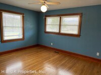 3046 Turnpike Rd photo'