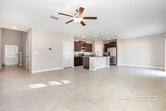 6986 King Crk Dr in Sun City Center, FL - Building Photo - Building Photo