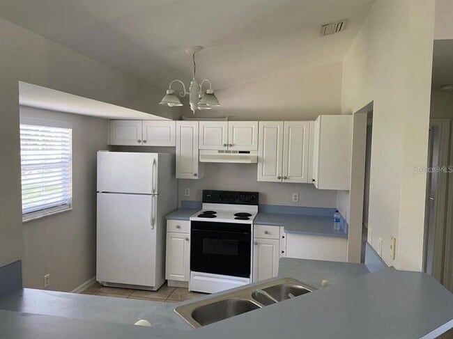 3360 Morchester Ln in North Port, FL - Building Photo - Building Photo