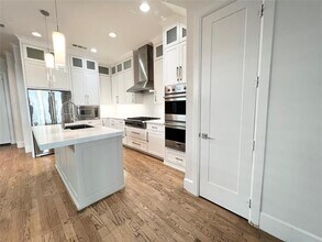 4325 Glenwick Ln in Dallas, TX - Building Photo - Building Photo