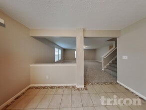 1963 Central Park Blvd W in Greenwood, IN - Foto de edificio - Building Photo