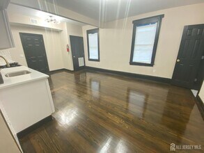 11 Center St in High Bridge, NJ - Building Photo - Building Photo