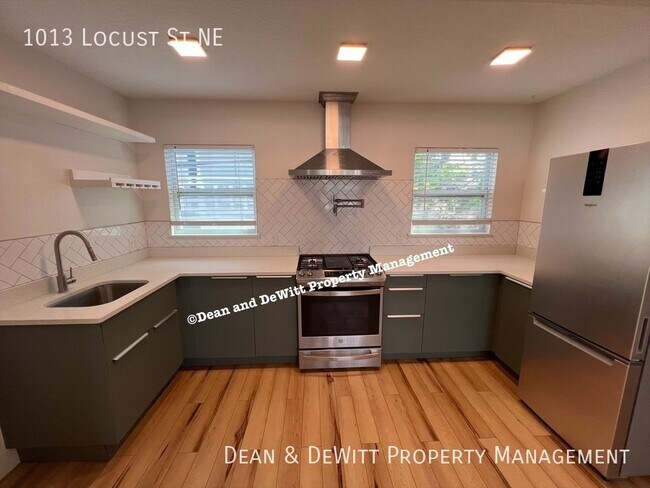 1013 Locust St NE in St. Petersburg, FL - Building Photo - Building Photo
