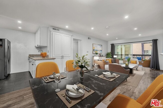 5119 Raintree Cir in Culver City, CA - Building Photo - Building Photo