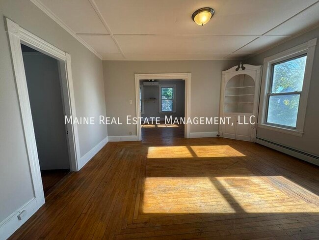 9 Summer St in Waterville, ME - Building Photo - Building Photo