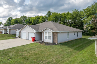 Wingate Duplexes in Grain Valley, MO - Building Photo - Building Photo