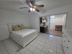 13226 NW 5th Terrace in Miami, FL - Building Photo - Building Photo