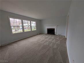 1565 Chadwick Rd in Kent, OH - Building Photo - Building Photo