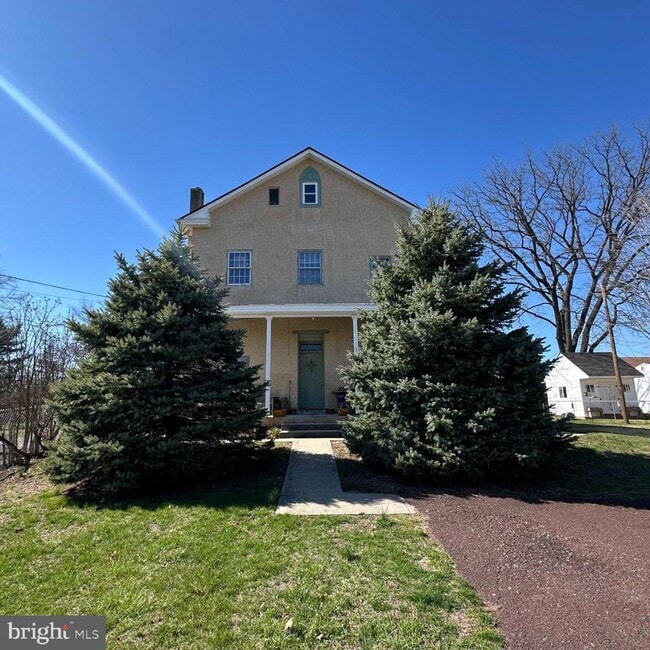 property at 25 W 5th Ave