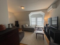 5 High Street Pl, Unit 3 in Brookline, MA - Foto de edificio - Building Photo