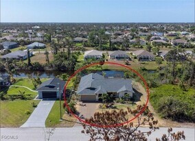 11195 Seabreeze Ave in Port Charlotte, FL - Building Photo