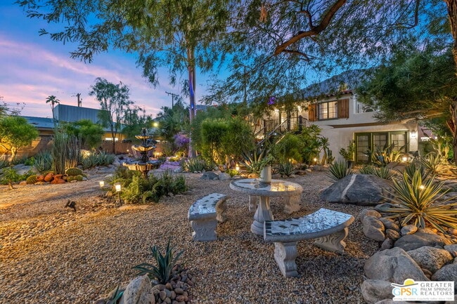 575 S Calle Ajo in Palm Springs, CA - Building Photo - Building Photo