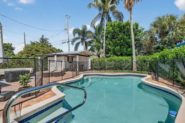 322 Cornell Dr in Lake Worth Beach, FL - Building Photo - Building Photo