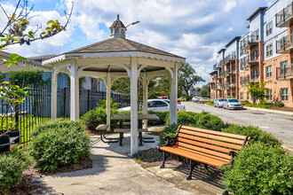 Fellwood III in Savannah, GA - Foto de edificio - Building Photo