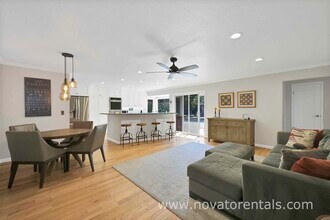 17 Mosswood Ct in Novato, CA - Building Photo - Building Photo