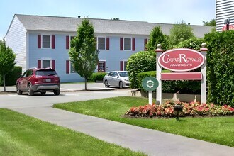 Court Royale in Schenectady, NY - Building Photo - Building Photo