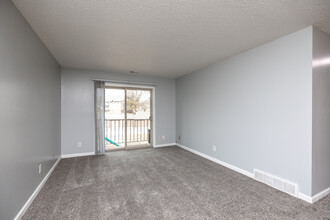 Park West in West Des Moines, IA - Building Photo - Interior Photo