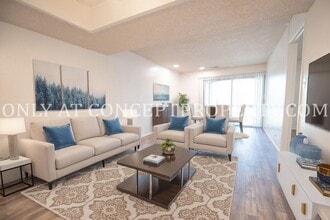 Foothill Terrace Apartments in Salt Lake City, UT - Foto de edificio - Building Photo