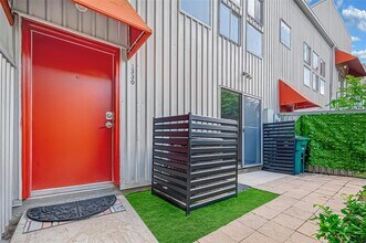 1330 Rosalie St in Houston, TX - Building Photo - Building Photo