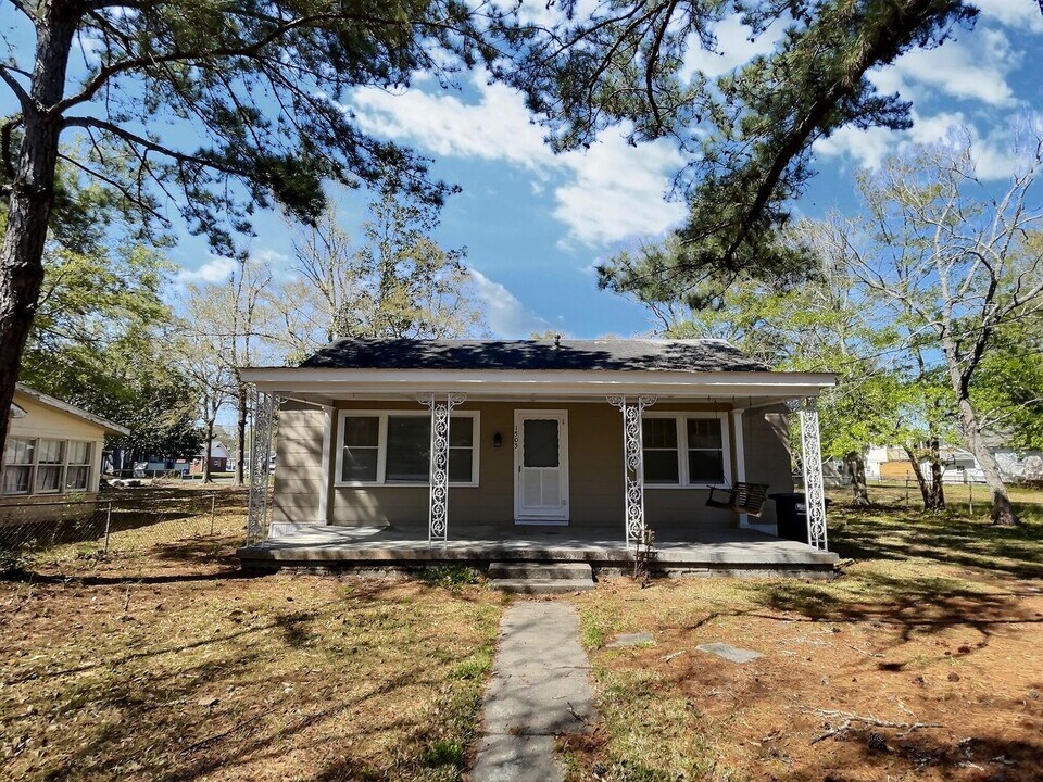 1505 Bowen Ave in Ocean Springs, MS - Building Photo