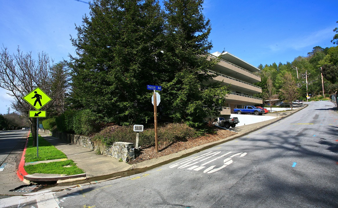 Ross Apartments in Kentfield, CA - Building Photo