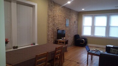 2546 W Iowa St in Chicago, IL - Building Photo - Building Photo