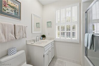 2700 Lantern Ln in Naples, FL - Building Photo - Building Photo