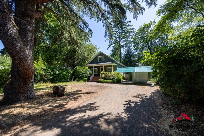 7548 SW 35th Ave in Portland, OR - Building Photo - Building Photo