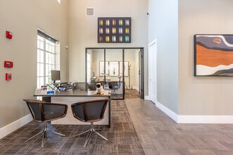 Oaks at Sugarloaf in Lawrenceville, GA - Foto de edificio - Lobby