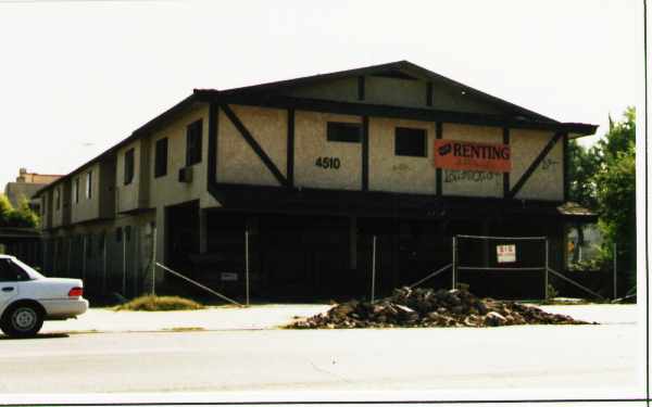 4510 Hazeltine Ave in Van Nuys, CA - Building Photo - Building Photo