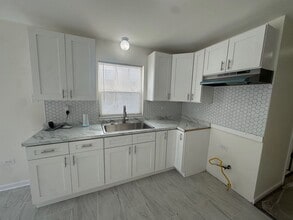 12327 S Parnell Ave in Chicago, IL - Building Photo - Building Photo