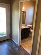 5 SW Roosevelt Ave-Unit -Unit 1 in Bend, OR - Building Photo - Building Photo