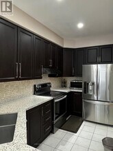 1300 Weir Chase in Mississauga, ON - Building Photo - Building Photo