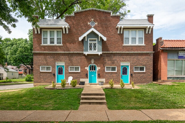 property at 5409 Lansdowne Ave