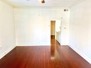 210 S Rosemont Ave, Unit A in Dallas, TX - Foto de edificio - Building Photo