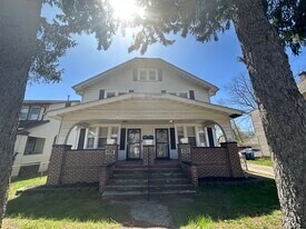 2037 Floral Ave in Columbus, OH - Building Photo