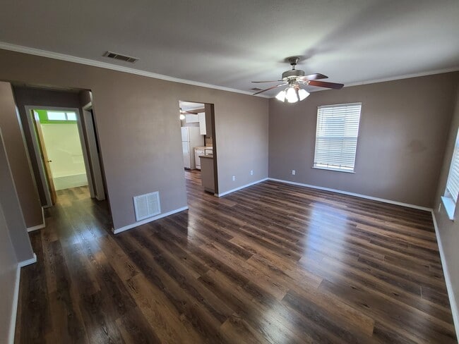 315 N Howard St in San Angelo, TX - Building Photo - Building Photo