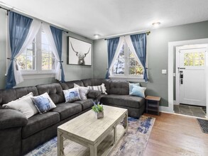117 W Apricot Ave in Salt Lake City, UT - Building Photo - Building Photo