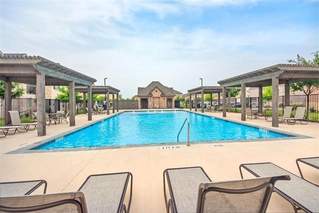 692 Vista Oaks Rd in Lewisville, TX - Building Photo - Building Photo